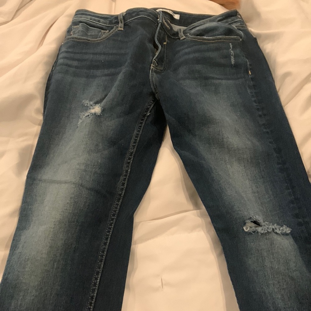 Never worn! Distressed jean